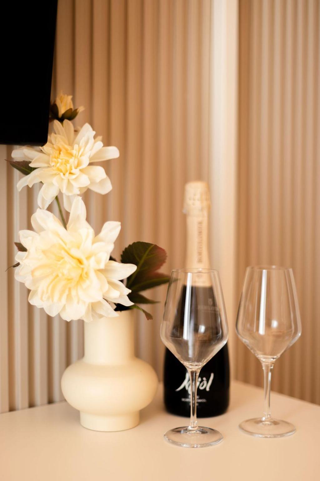 Sun Serenity Suite Тропея Экстерьер фото